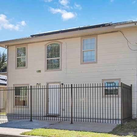 Stunning & Vibrant Apt 7 Min From Tx Med Center Houston Exterior photo