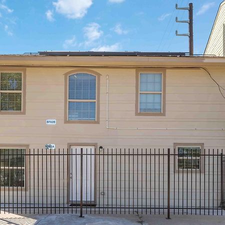 Stunning & Vibrant Apt 7 Min From Tx Med Center Houston Exterior photo